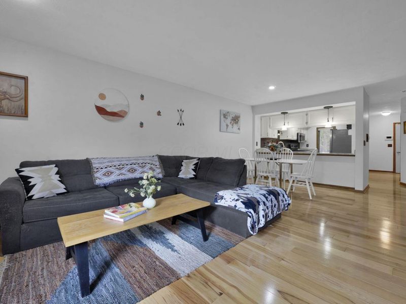 1639 Six Point Court, Columbus, OH 43085 Photo 10