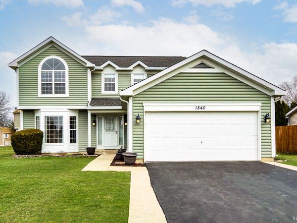 1840 Windmill Drive , Hanover Park, IL 60133