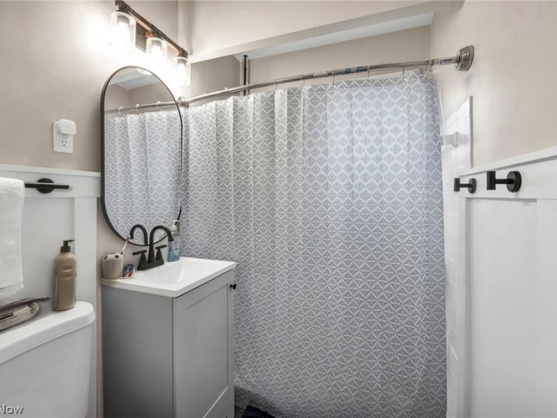 85 E 205th Street, Euclid, OH 44123 Photo 10