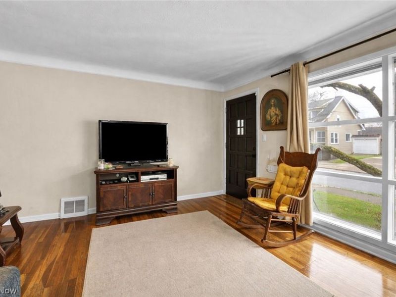 85 E 205th Street, Euclid, OH 44123 Photo 13