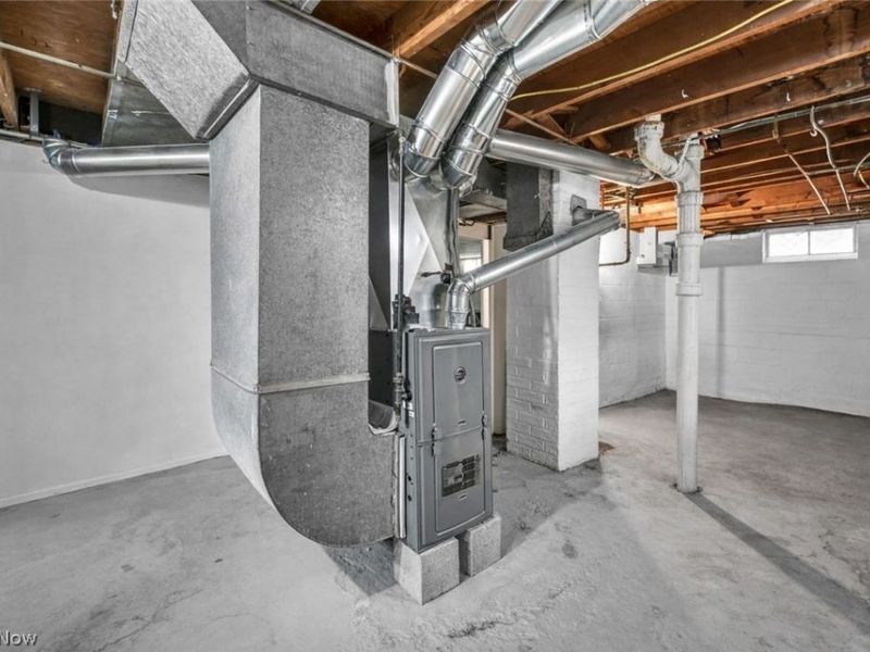 85 E 205th Street, Euclid, OH 44123 Photo 32