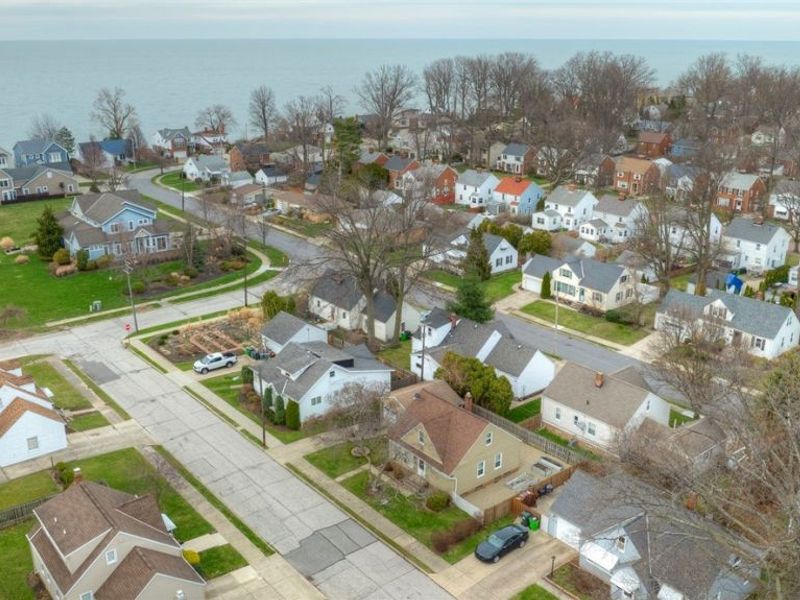 85 E 205th Street, Euclid, OH 44123 Photo 5