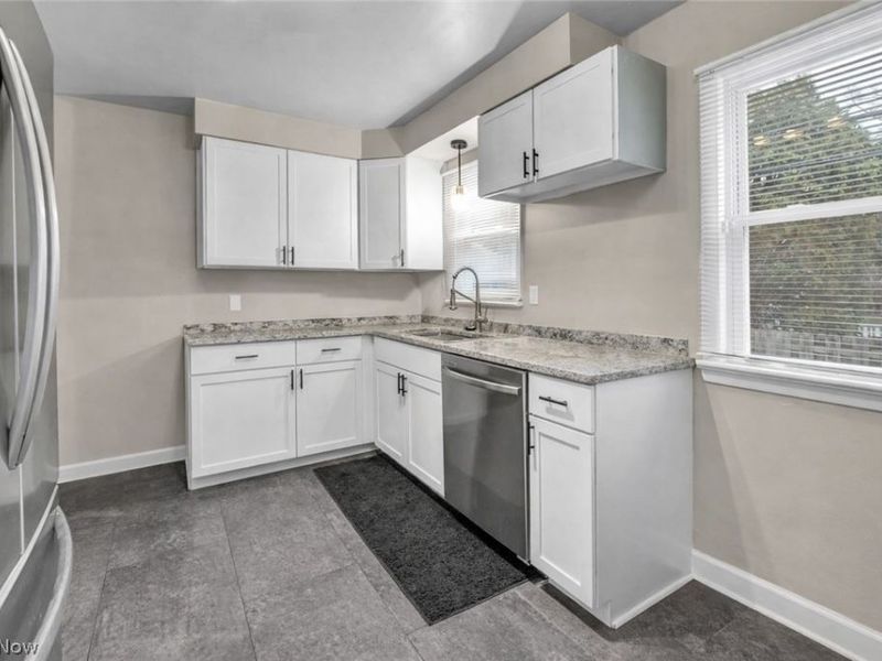 85 E 205th Street, Euclid, OH 44123 Photo 7