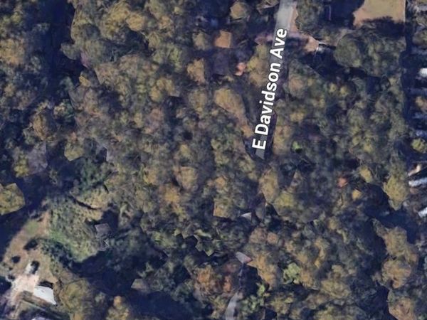 515 E Davidson Avenue , Gaston, NC 28054