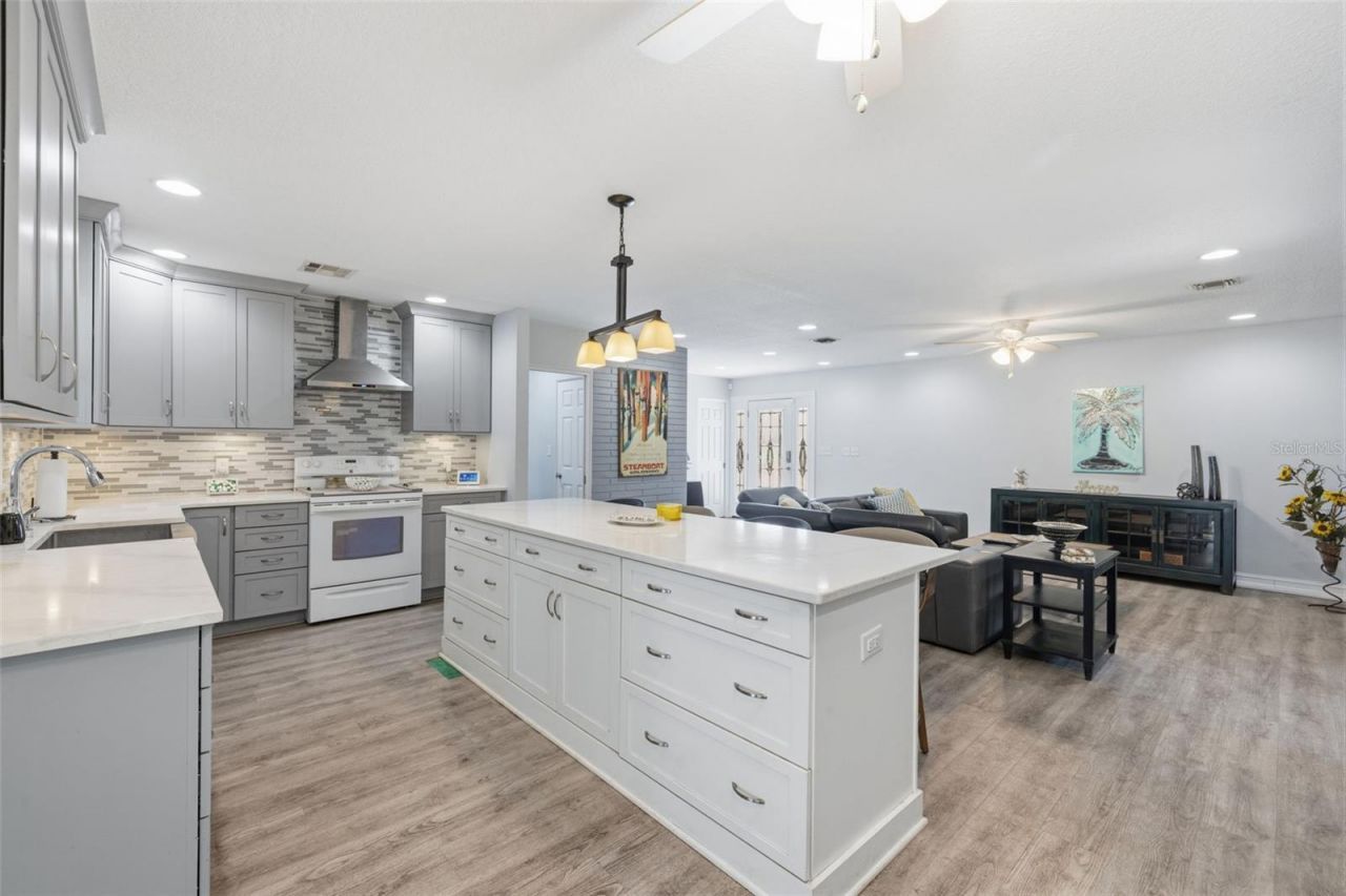 4339 50th Avenue S, Saint Petersburg, FL 33711 Photo