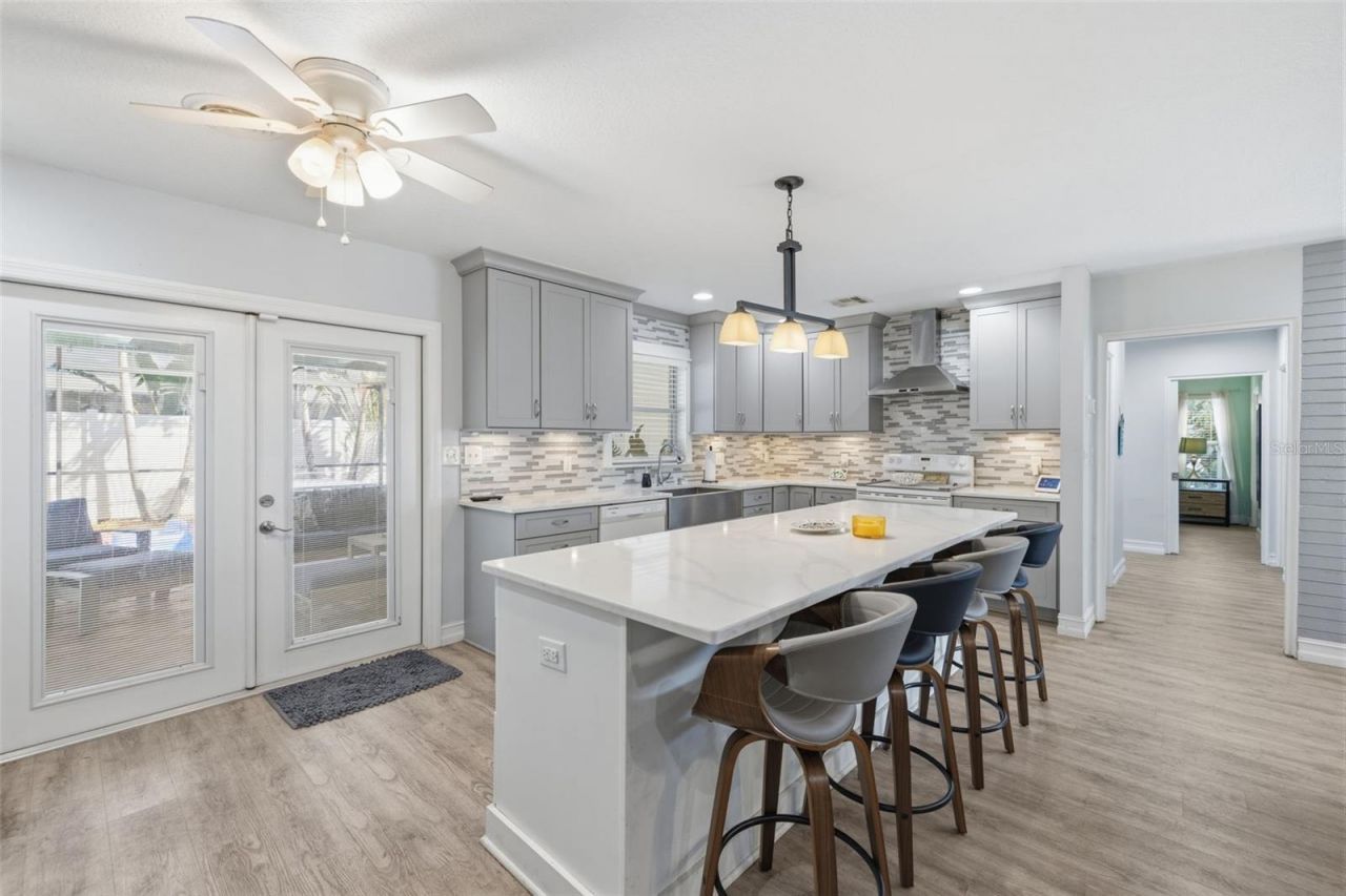 4339 50th Avenue S, Saint Petersburg, FL 33711 Photo