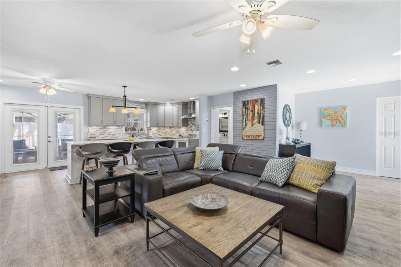 4339 50th Avenue S, Saint Petersburg, FL 33711 Photo