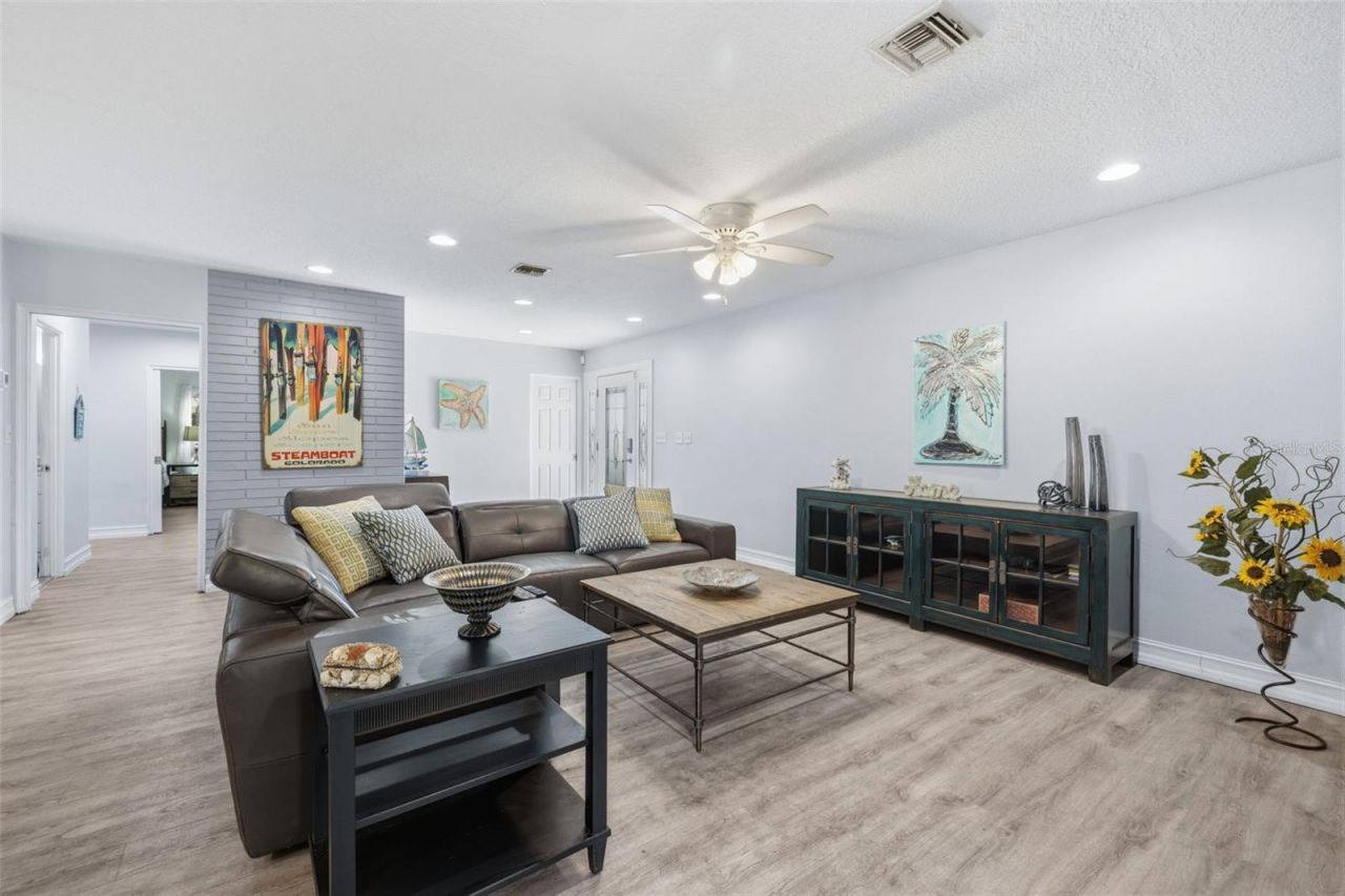 4339 50th Avenue S, Saint Petersburg, FL 33711 Photo