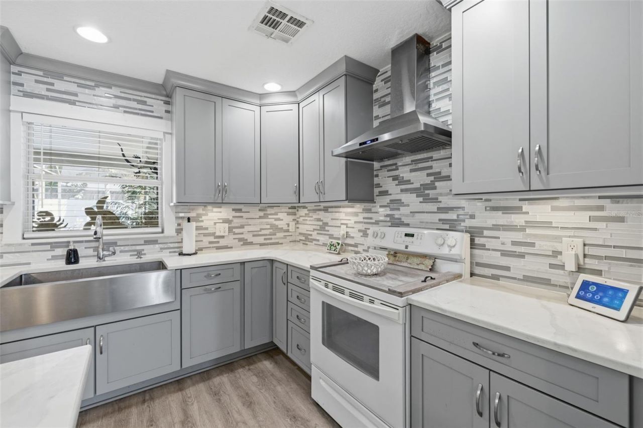 4339 50th Avenue S, Saint Petersburg, FL 33711 Photo