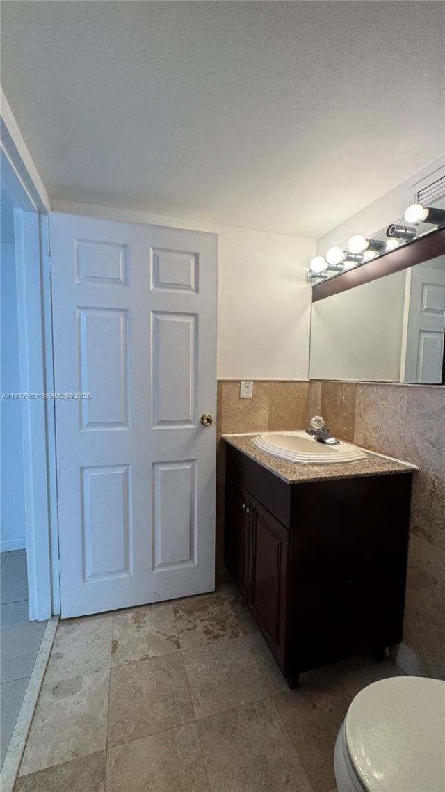 17021 N Bay Rd, Unit 1015, Sunny Isles Beach, FL 33160 Photo