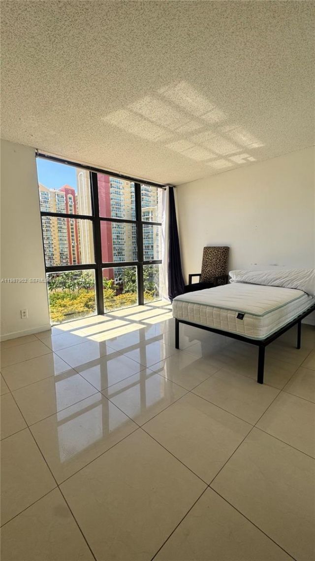17021 N Bay Rd, Unit 1015, Sunny Isles Beach, FL 33160 Photo