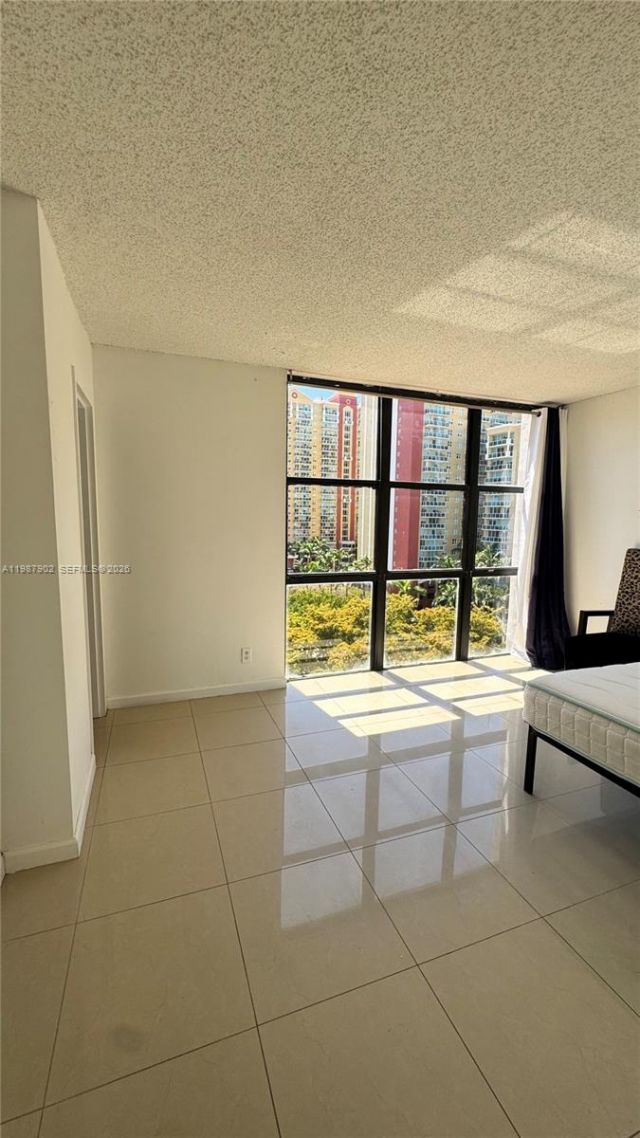 17021 N Bay Rd, Unit 1015, Sunny Isles Beach, FL 33160 Photo