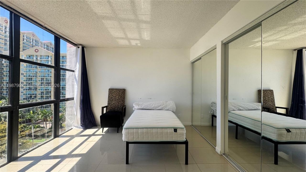 17021 N Bay Rd, Unit 1015, Sunny Isles Beach, FL 33160 Photo