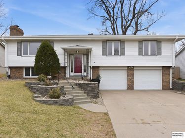 14611 R Street, Omaha, NE 68137