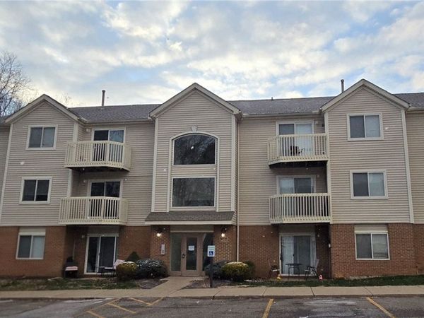 1452 Buckingham Gate Boulevard, Unit D, Cuyahoga Falls, OH 44221