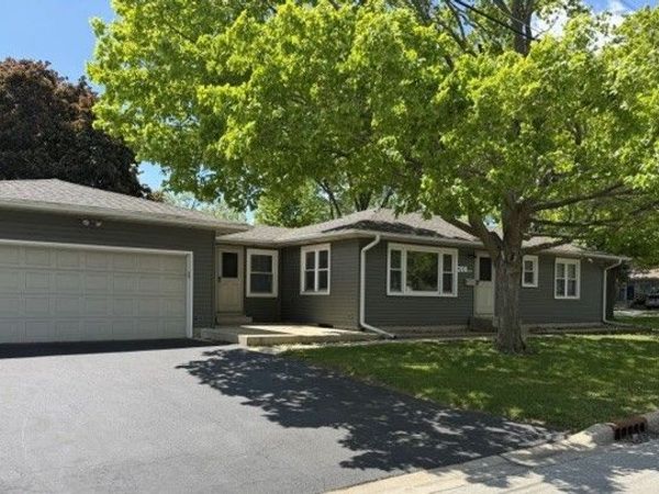 208 W State Street, North Aurora, IL 60542