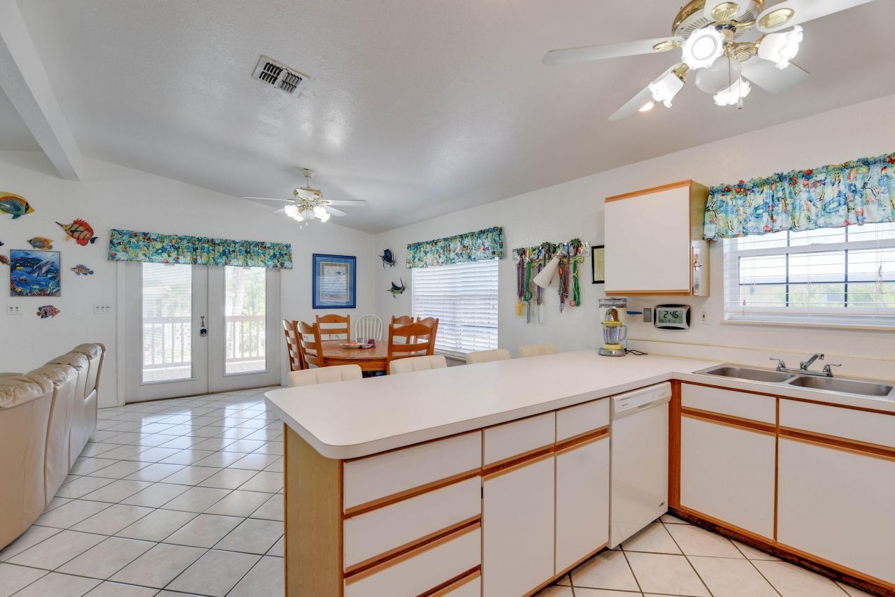 1011 E Caribbean Drive, Summerland Key, FL 33042 Photo