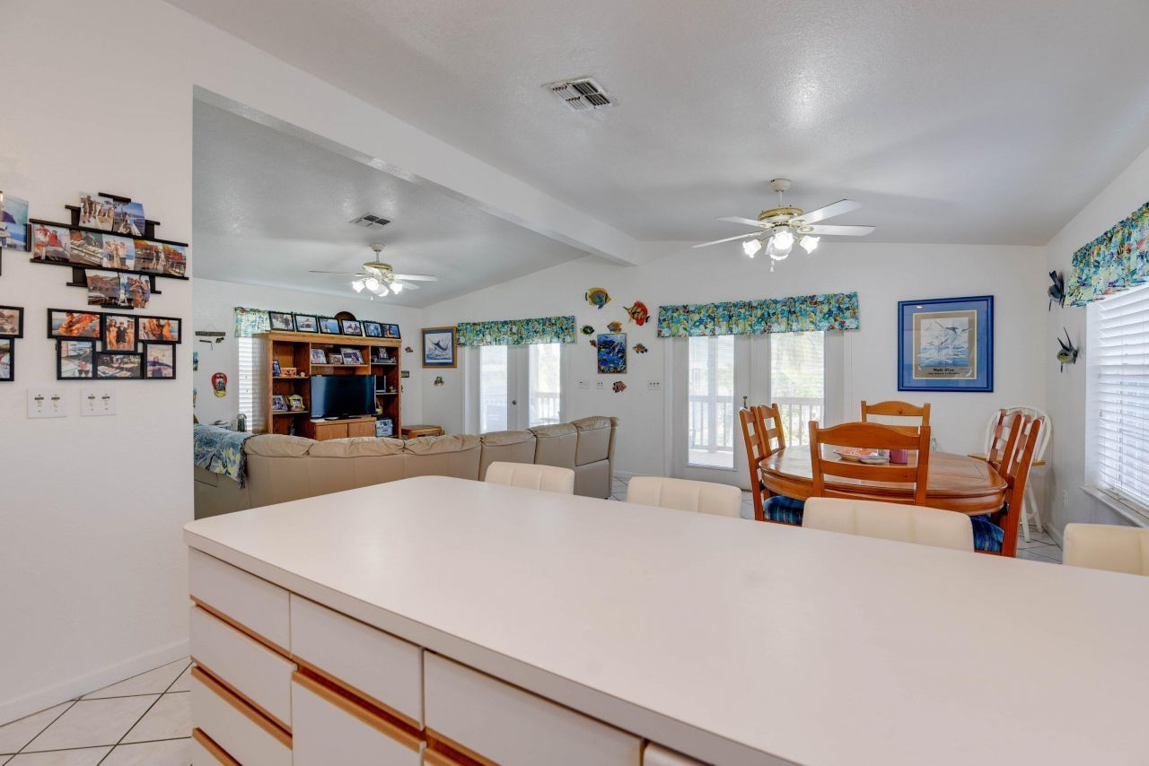1011 E Caribbean Drive, Summerland Key, FL 33042 Photo
