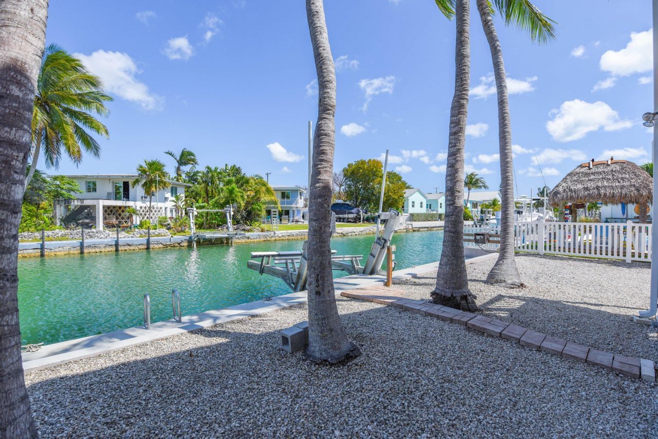 1011 E Caribbean Drive, Summerland Key, FL 33042 Photo