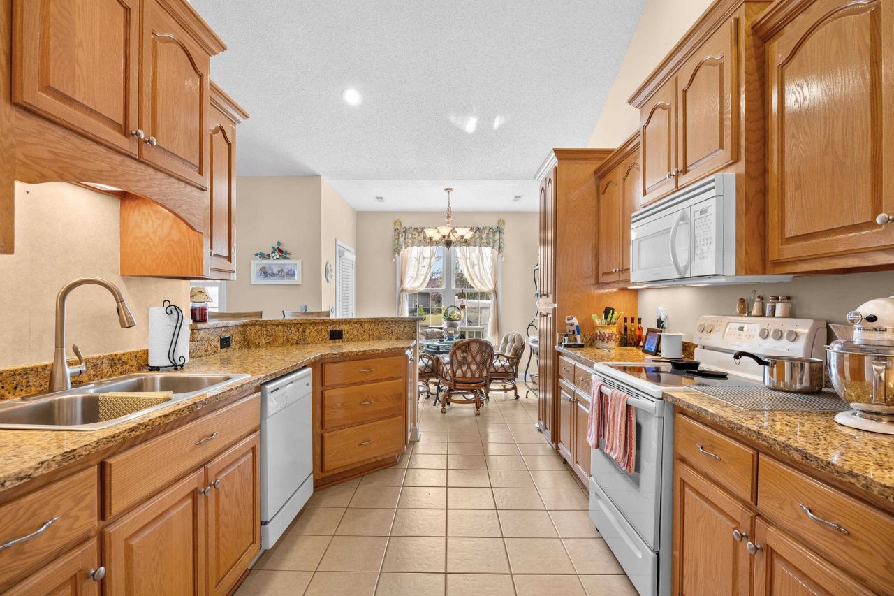 8204 Caddis Ct.  Photo 10