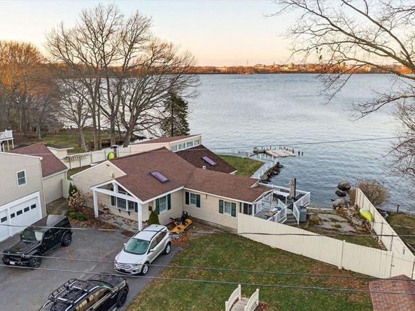 112 Hiatt St, Fall River, MA 02721