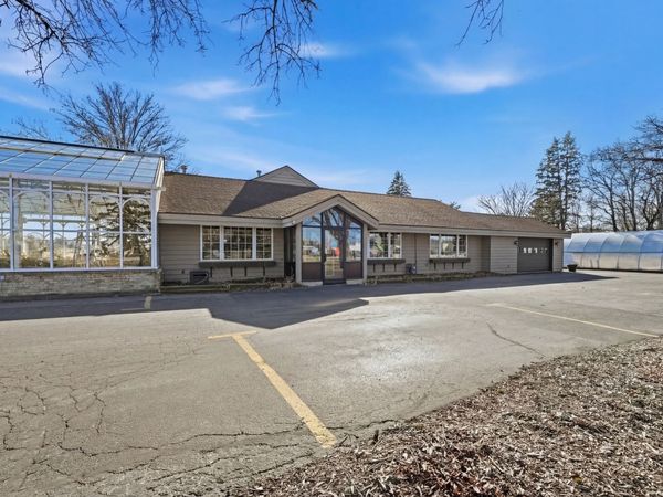 1126 E State Street , Sycamore, IL 60178