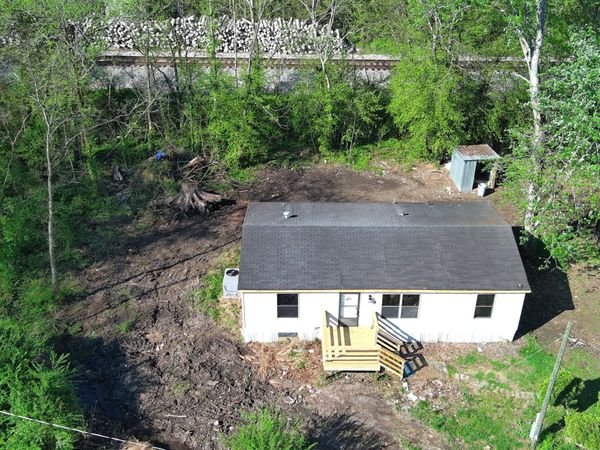 104 Hinkle Hill St E, Bell Buckle, TN 37020