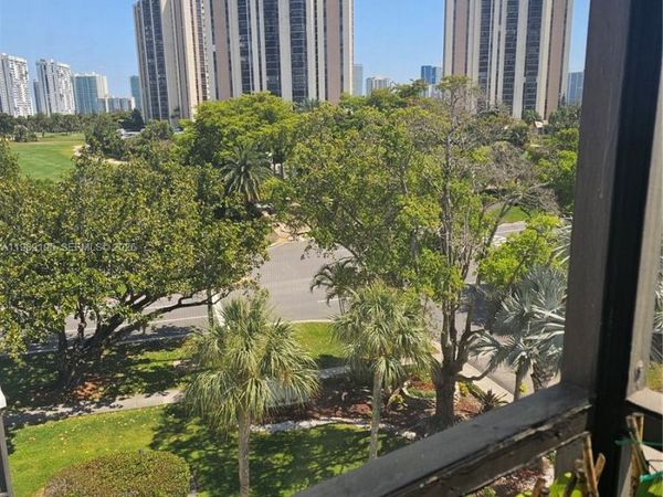 20400 W Country Club Dr , Unit 601, Aventura, FL 33180