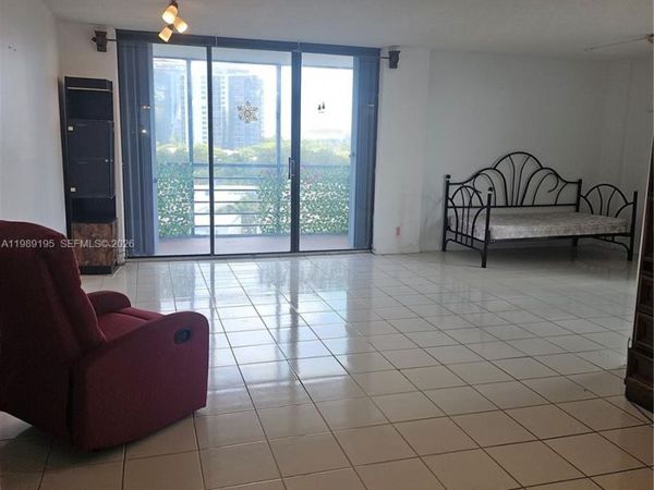 20400 W Country Club Dr, Unit 601, Aventura, FL 33180