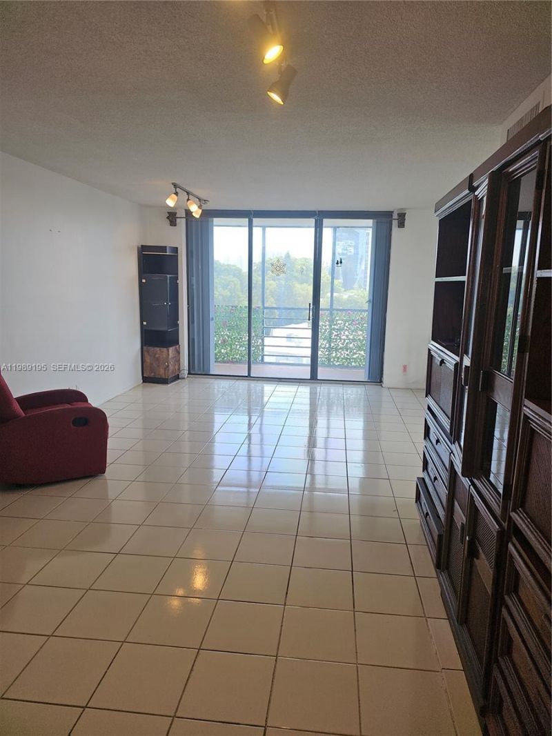20400 W Country Club Dr, Unit 601, Aventura, FL 33180 Photo