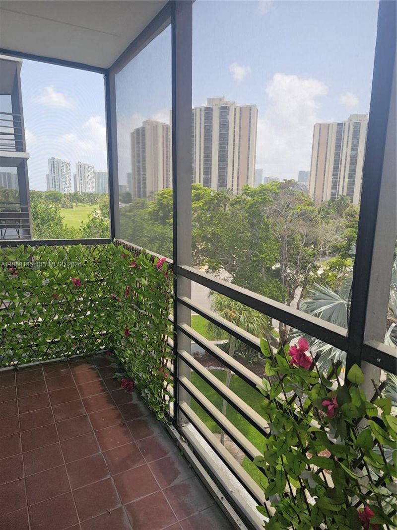 20400 W Country Club Dr, Unit 601, Aventura, FL 33180 Photo