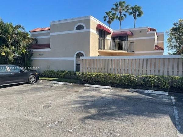 3955 Village Dr , Unit D, Delray Beach, FL 33445