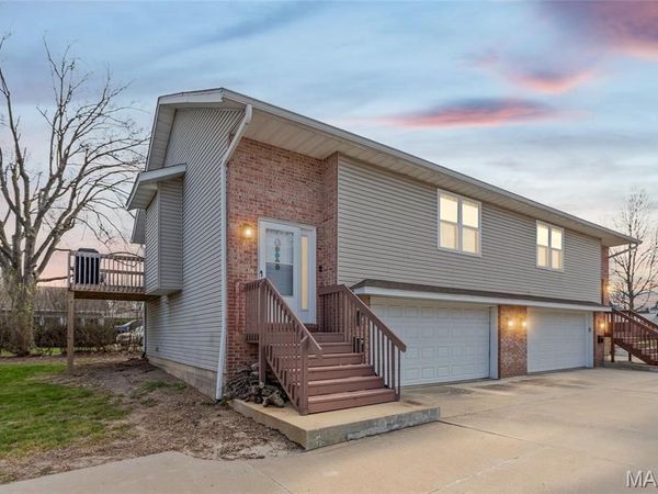 1345 Poplar Street, Unit 2A, Highland, IL 62249