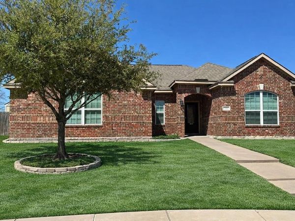 721 Meadow Springs Drive, Glenn Heights, TX 75154