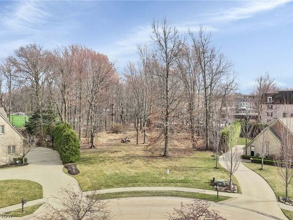 1830 Arlington Row, Westlake, OH 44145