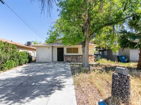 427 S Tonopah Drive , Las Vegas, NV 89106