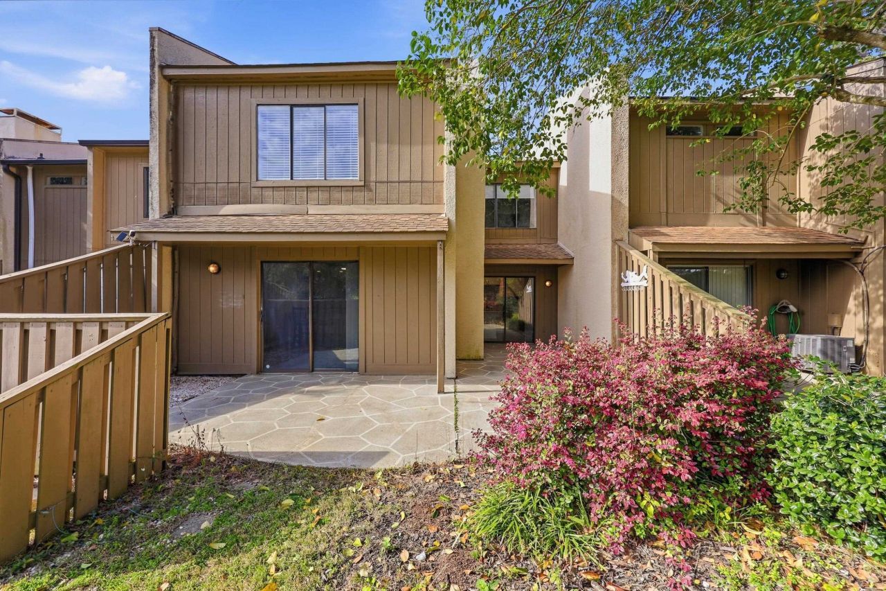 1100 Wedge Way Photo 13