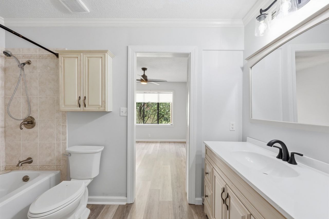 1100 Wedge Way Photo 14