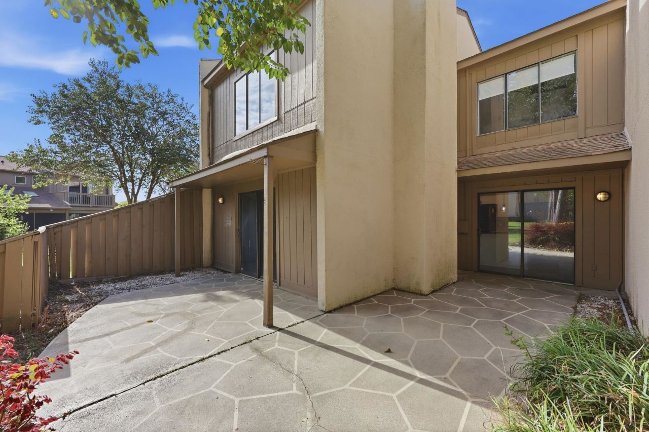 1100 Wedge Way Photo 28