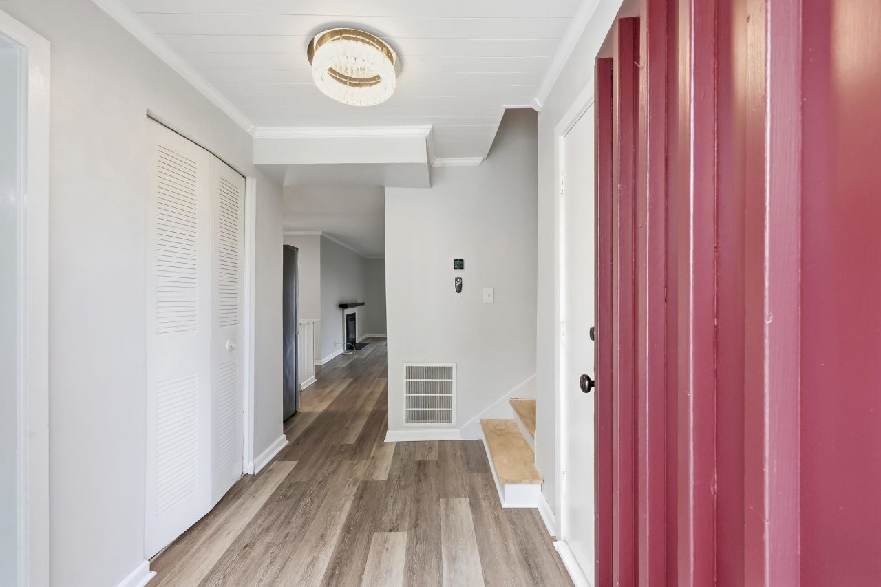 1100 Wedge Way Photo 7