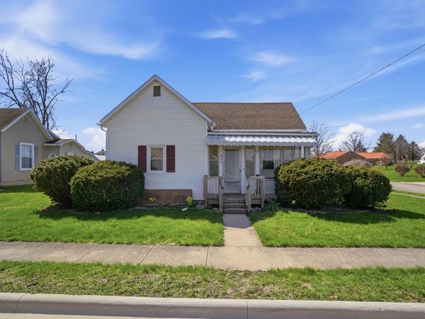 209 S East Street, New Holland, OH 43145