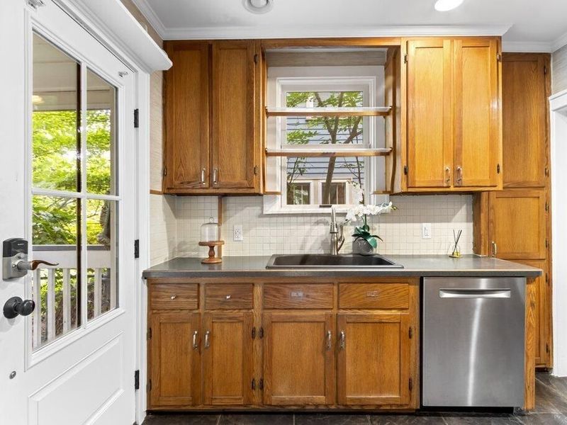 2804 Indianola Avenue, Columbus, OH 43202 Photo 12