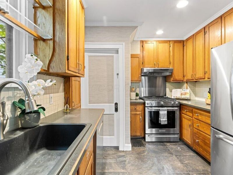 2804 Indianola Avenue, Columbus, OH 43202 Photo 14