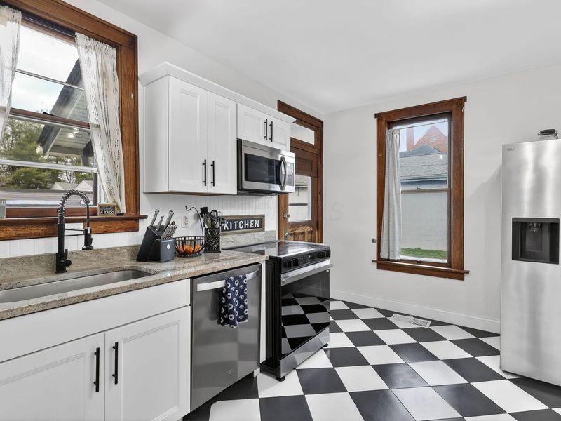 94 W Waterloo Street, Canal Winchester, OH 43110 Photo 6