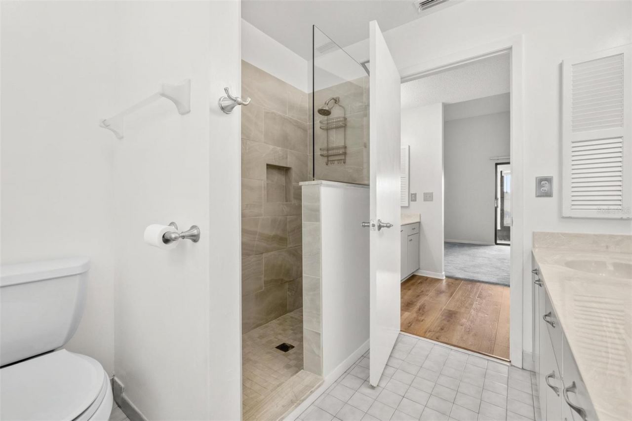 846 Glades Court Ne, Saint Petersburg, FL 33702 Photo