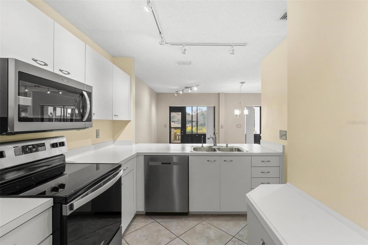 846 Glades Court Ne, Saint Petersburg, FL 33702 Photo