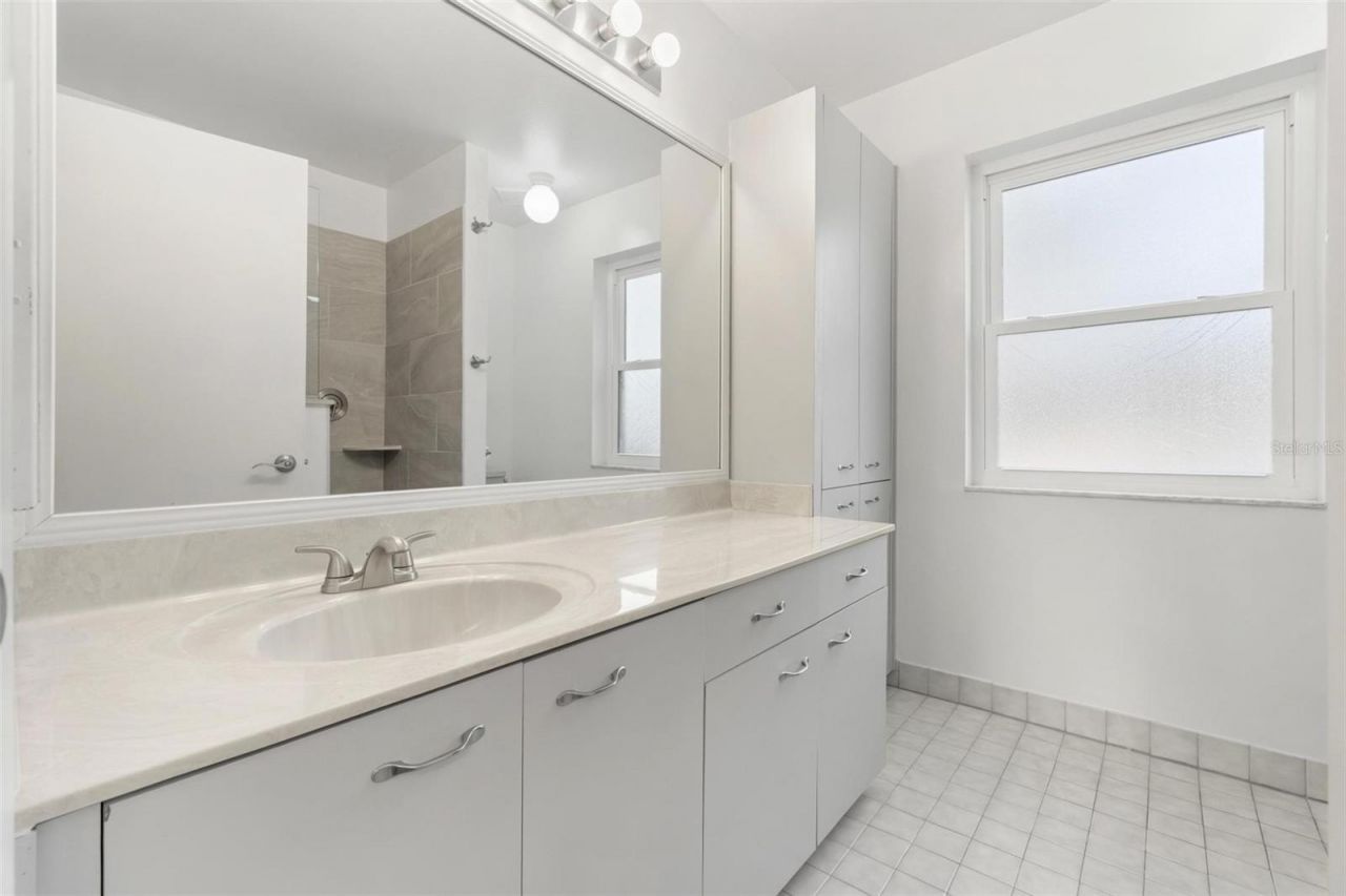 846 Glades Court Ne, Saint Petersburg, FL 33702 Photo