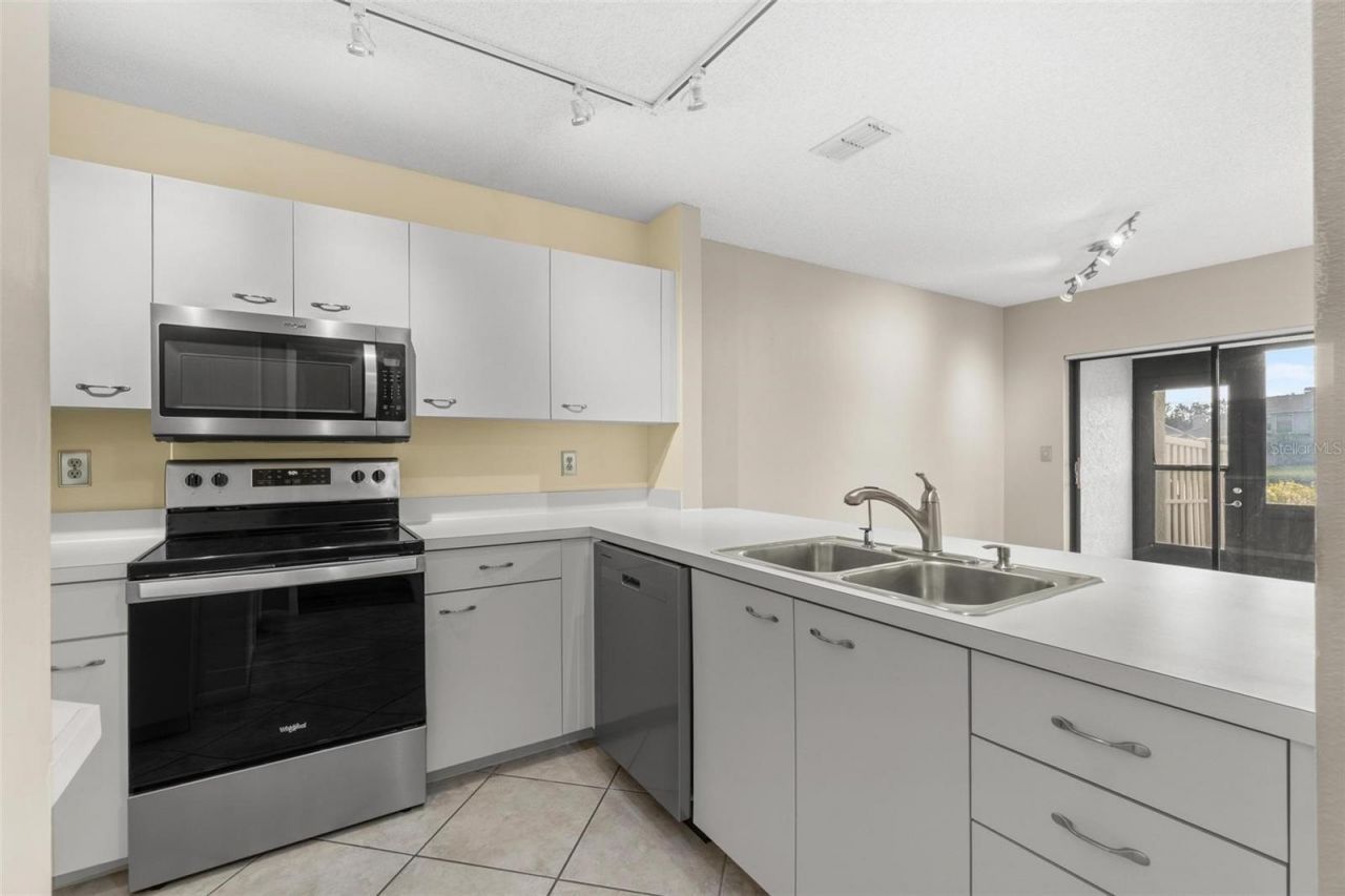 846 Glades Court Ne, Saint Petersburg, FL 33702 Photo