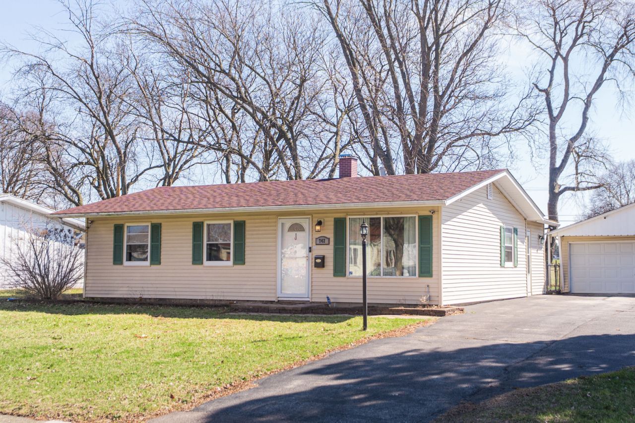 742 Cedardale Place, Aurora, IL 60506 Main Photo