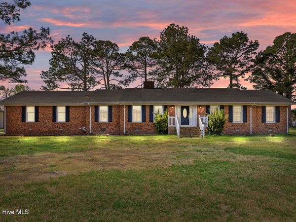 737 Pocosin Road , Winterville, NC 28590